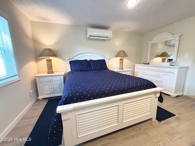 $1,400 | 404 Norton Street, Oak Island, NC 28465