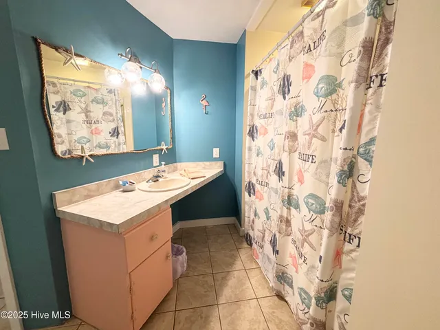 $1,400 | 404 Norton Street, Oak Island, NC 28465