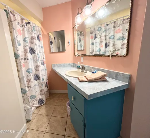 $1,400 | 404 Norton Street, Oak Island, NC 28465