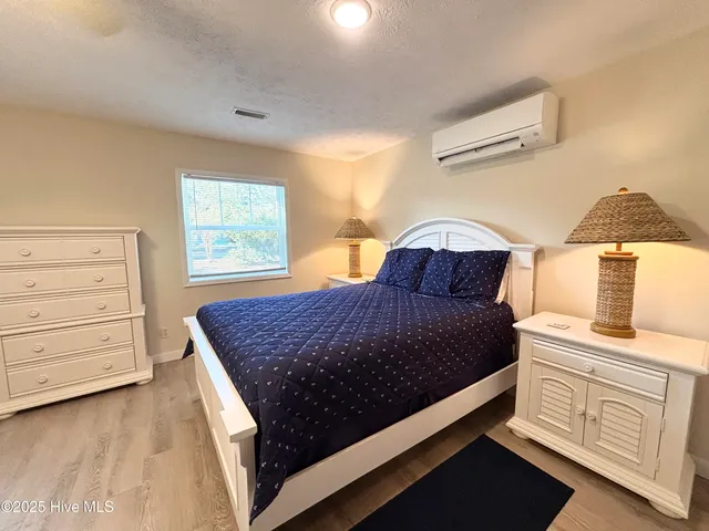 $1,400 | 404 Norton Street, Oak Island, NC 28465