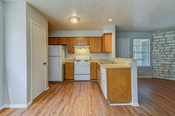 $800 | 400 Hedgewood Drive, Unit C, Georgetown, TX 78628