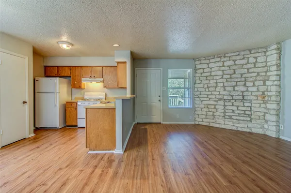 $800 | 400 Hedgewood Drive, Unit C, Georgetown, TX 78628