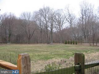 908 Davis Road Barrington, NJ 08007 - Photo 2 of 6