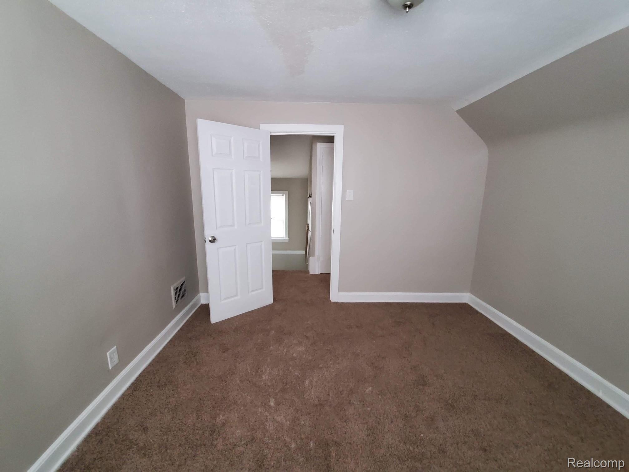 4415 Harvard Road Detroit, MI 48224 - Photo 19 of 22 BA5B9563-7139-40AE-8B04-B63C3C85F9BC.jpeg