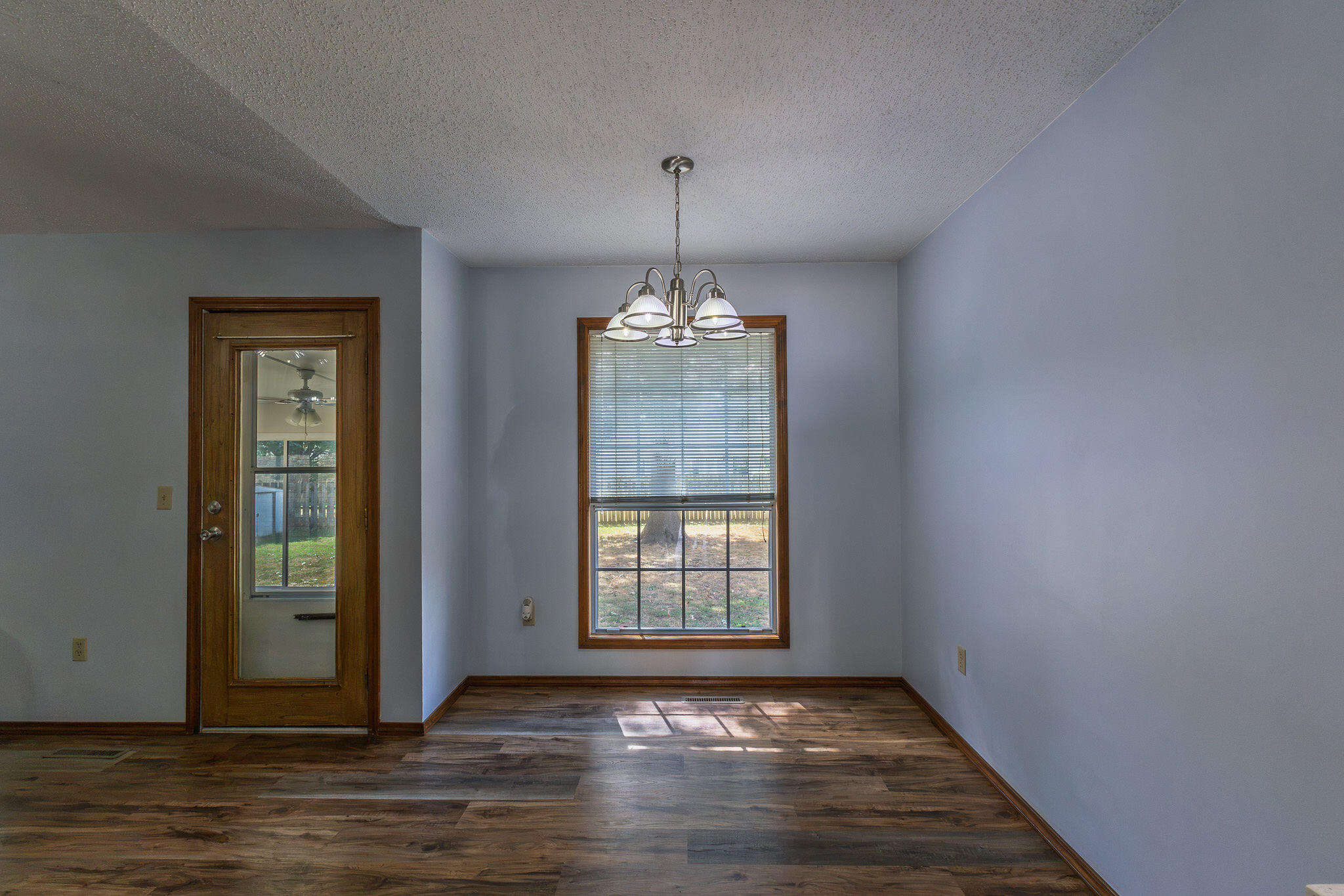 3814 West Harrison Street Springfield, MO 65802 - Photo 7 of 31 19