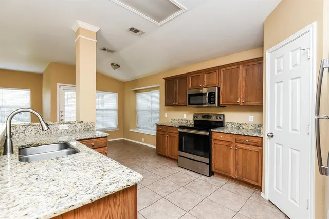 $2,125 | 8421 Beaufort Court, Fort Worth, TX 76123