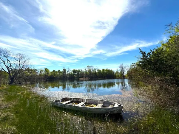 $1,398,800 | 3005 Highway 77, Lott, TX 76656
