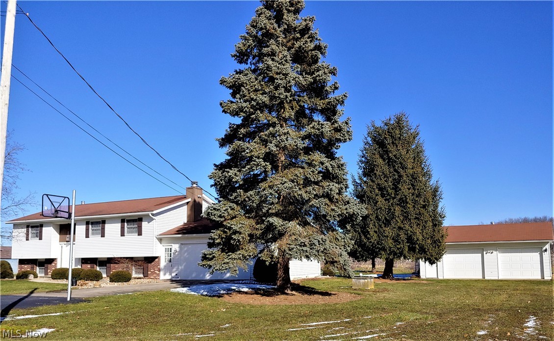 8959 Gifford Road Amherst, OH 44001 - Photo 1 of 32 Gallery Image 1