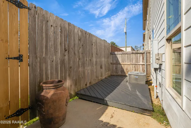 $1,850 | 103 Crystal Bay Court, Lafayette, LA 70506