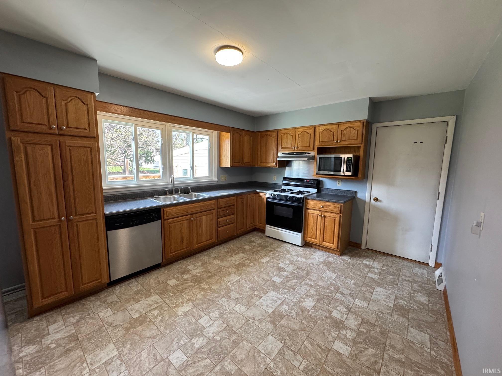 730 South Sweetgum Road Rochester, IN 46975 - Photo 5 of 13