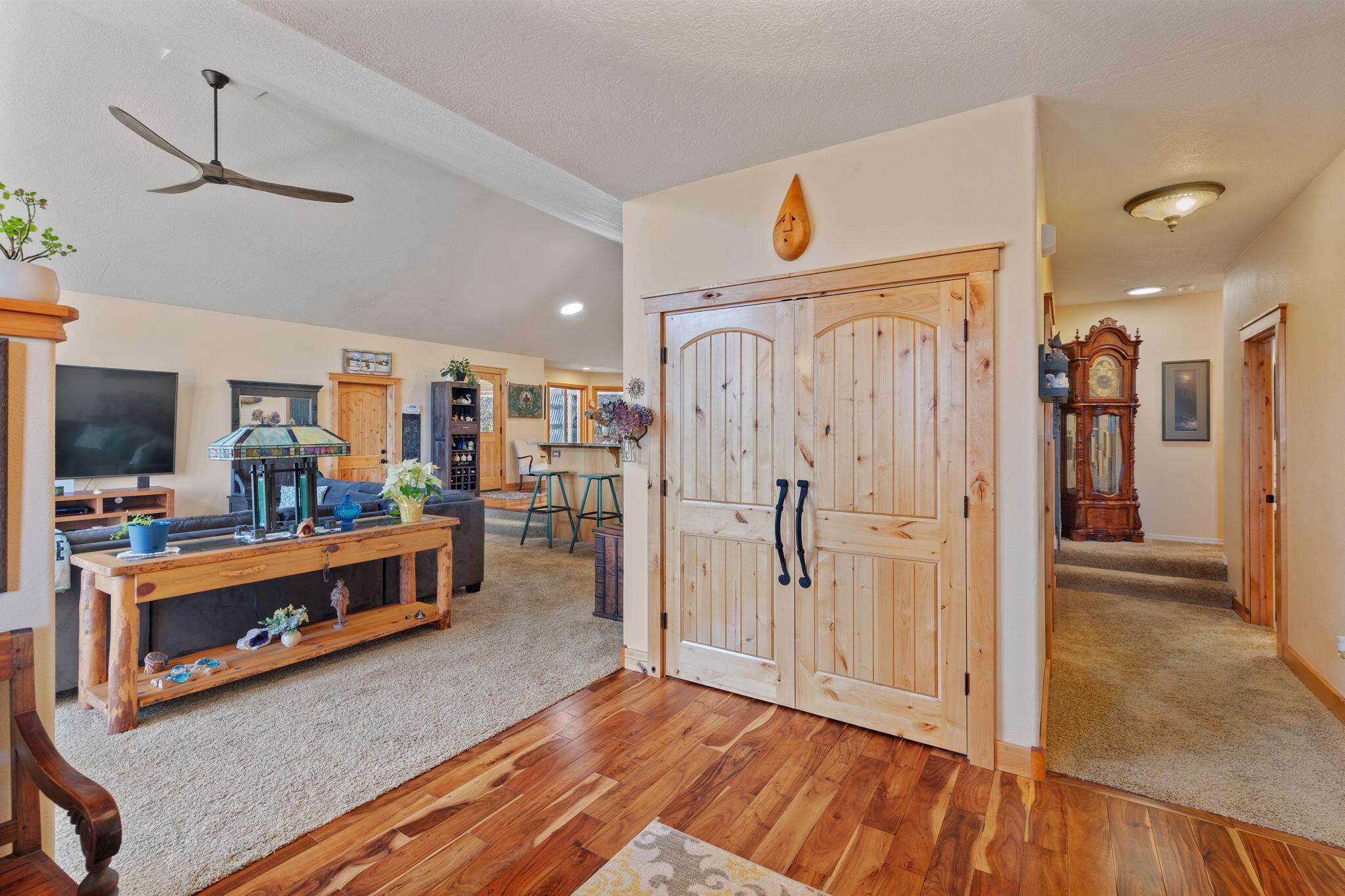 521 Seclusion Loop Grants Pass, OR 97526 - Photo 9 of 93 13-web-or-mls-521-seclusion-loop