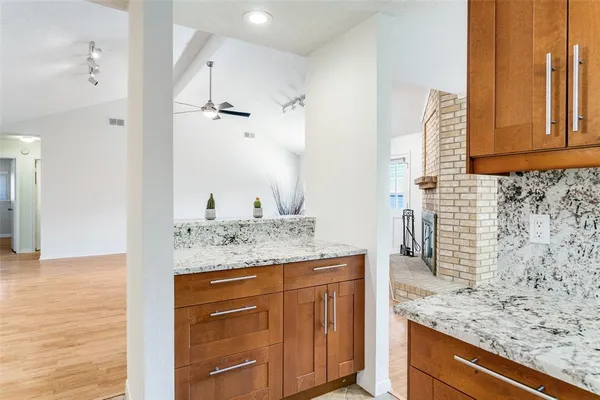 $409,900 | 200 Lark Lane, Euless, TX 76039