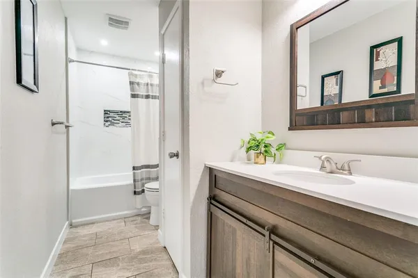 $409,900 | 200 Lark Lane, Euless, TX 76039