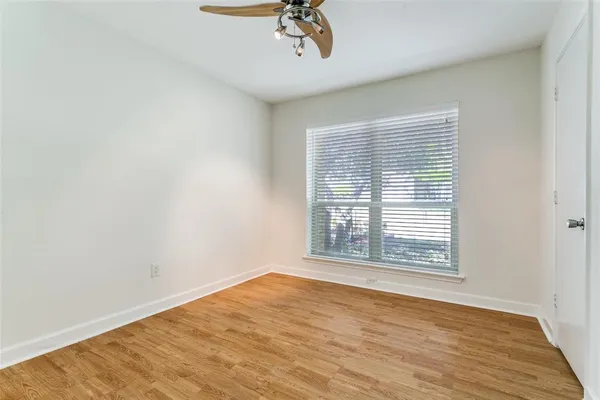 $409,900 | 200 Lark Lane, Euless, TX 76039