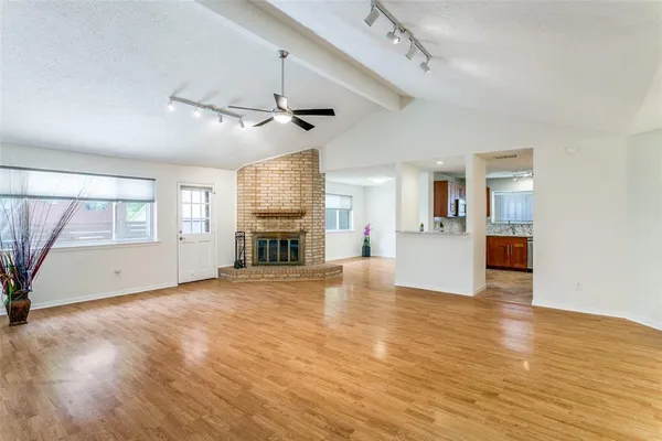 $409,900 | 200 Lark Lane, Euless, TX 76039