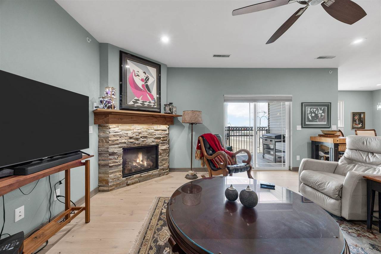 1092 Walnut Avenue, Unit 301 Riverside, IA 52327 - Photo 7 of 37 Gallery Image 7