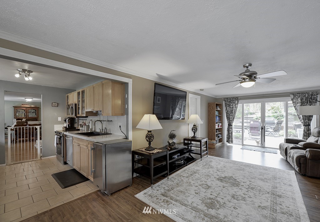 4423 Southeast 2nd Place Renton, WA 98059 - Photo 8 of 24