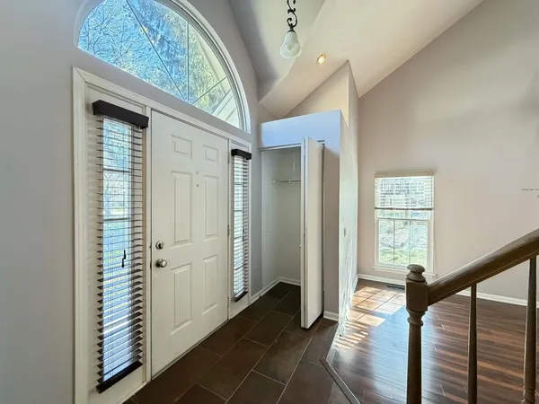 $2,850 | 1268 Old Mill Lane, Elk Grove Village, IL 60007