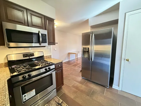 $2,850 | 1268 Old Mill Lane, Elk Grove Village, IL 60007