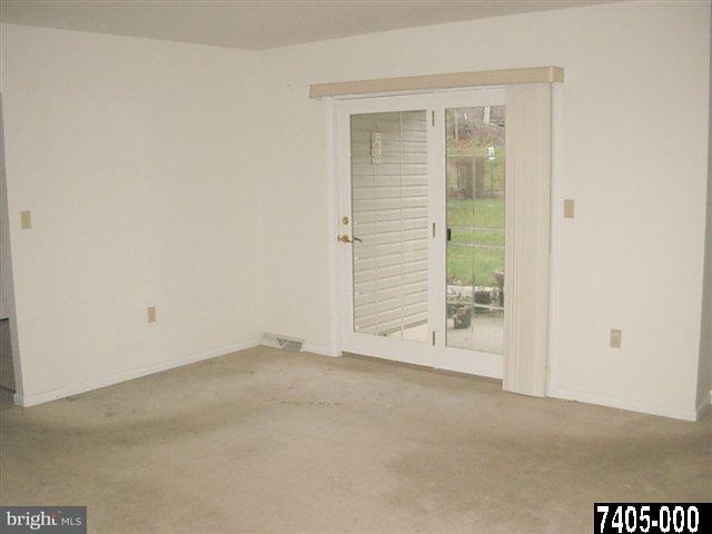 1195 Witmer Road York, PA 17406 - Photo 4 of 13 Gallery Image 4