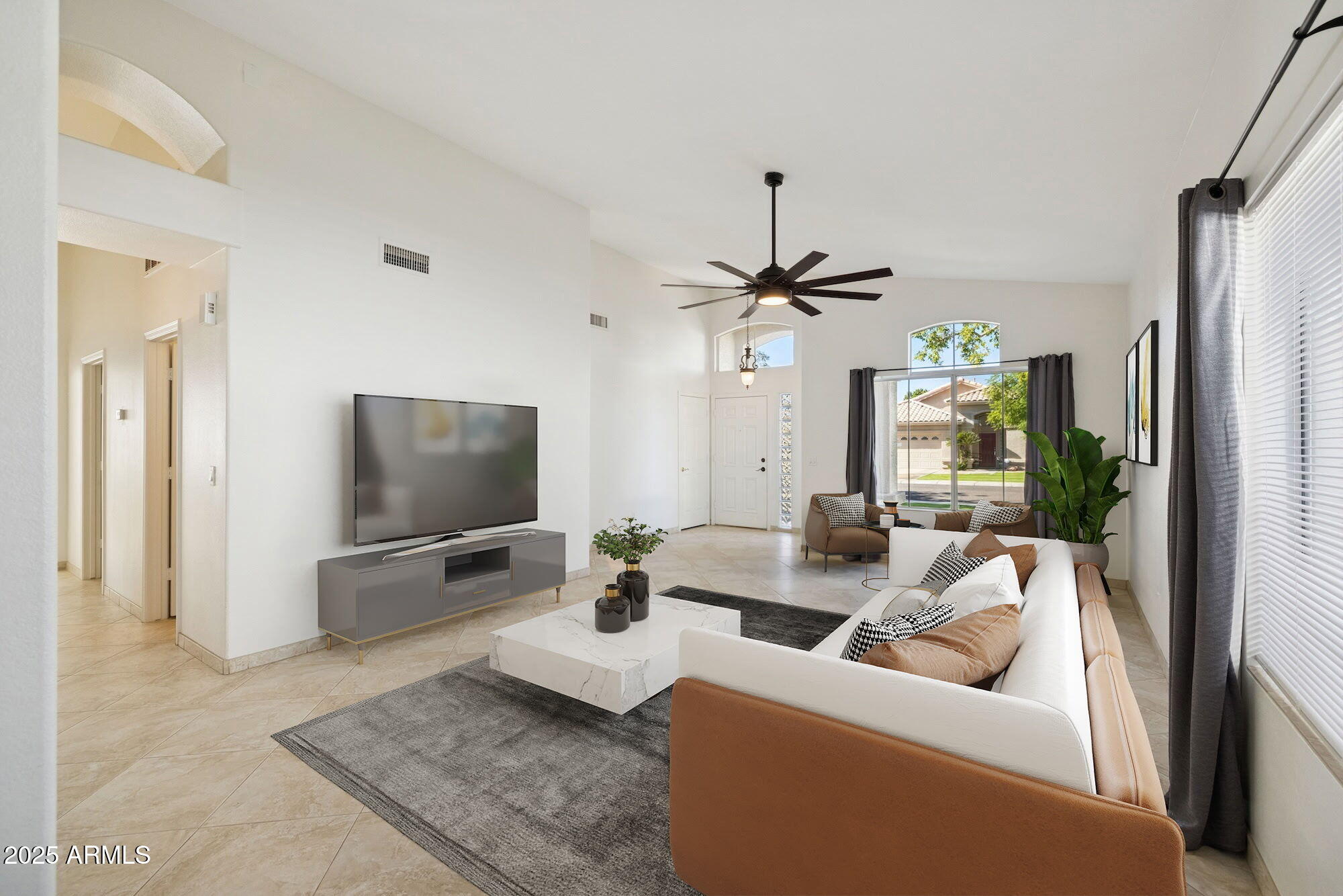 4341 North 32nd Way Phoenix, AZ 85018 - Photo 12 of 41 Living room