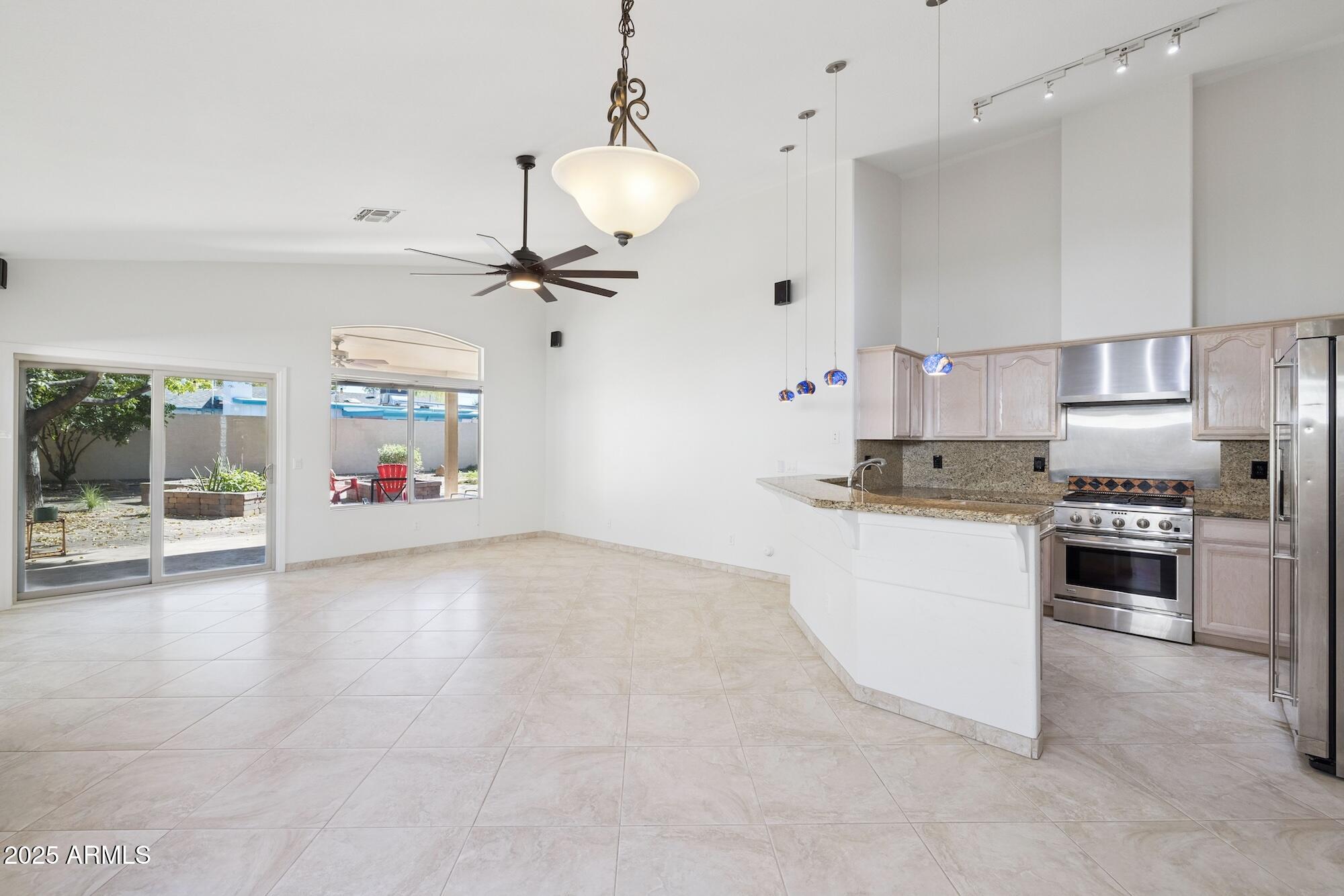 4341 North 32nd Way Phoenix, AZ 85018 - Photo 4 of 41 _H__2646