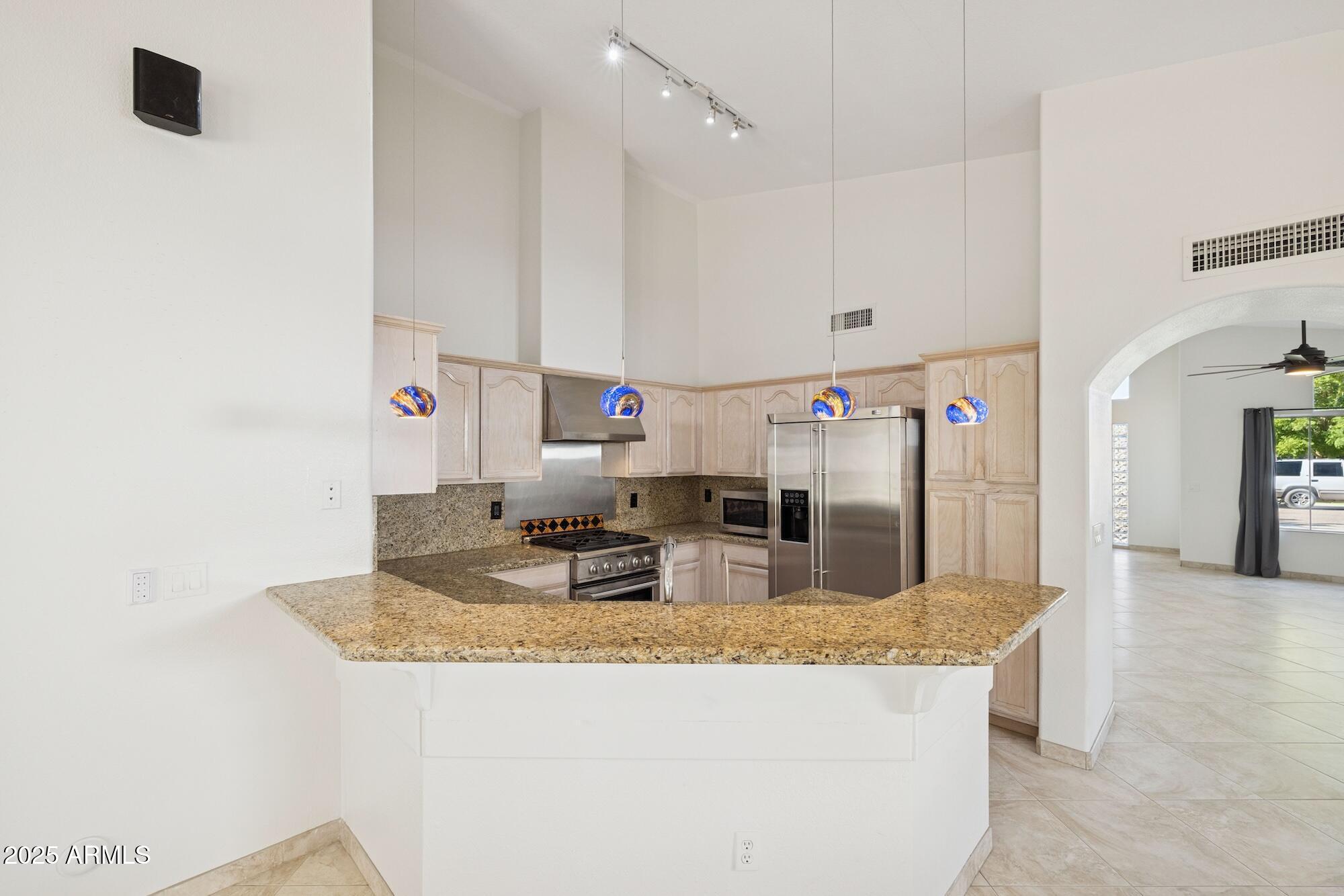 4341 North 32nd Way Phoenix, AZ 85018 - Photo 7 of 41 _H__2666