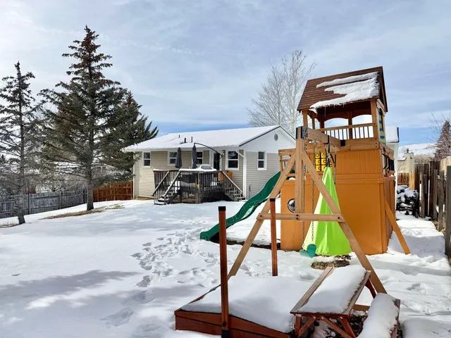 $230,000 | 1324 4th W Avenue, Kemmerer, WY 83101