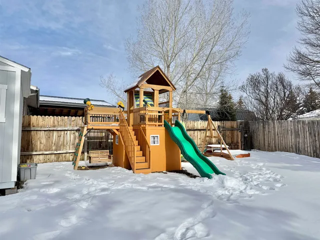 $230,000 | 1324 4th W Avenue, Kemmerer, WY 83101