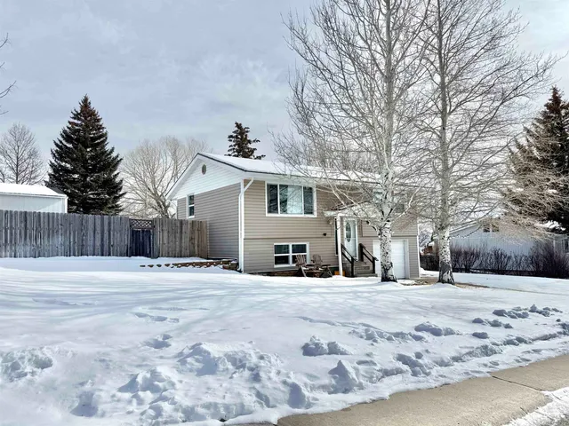 $230,000 | 1324 4th W Avenue, Kemmerer, WY 83101