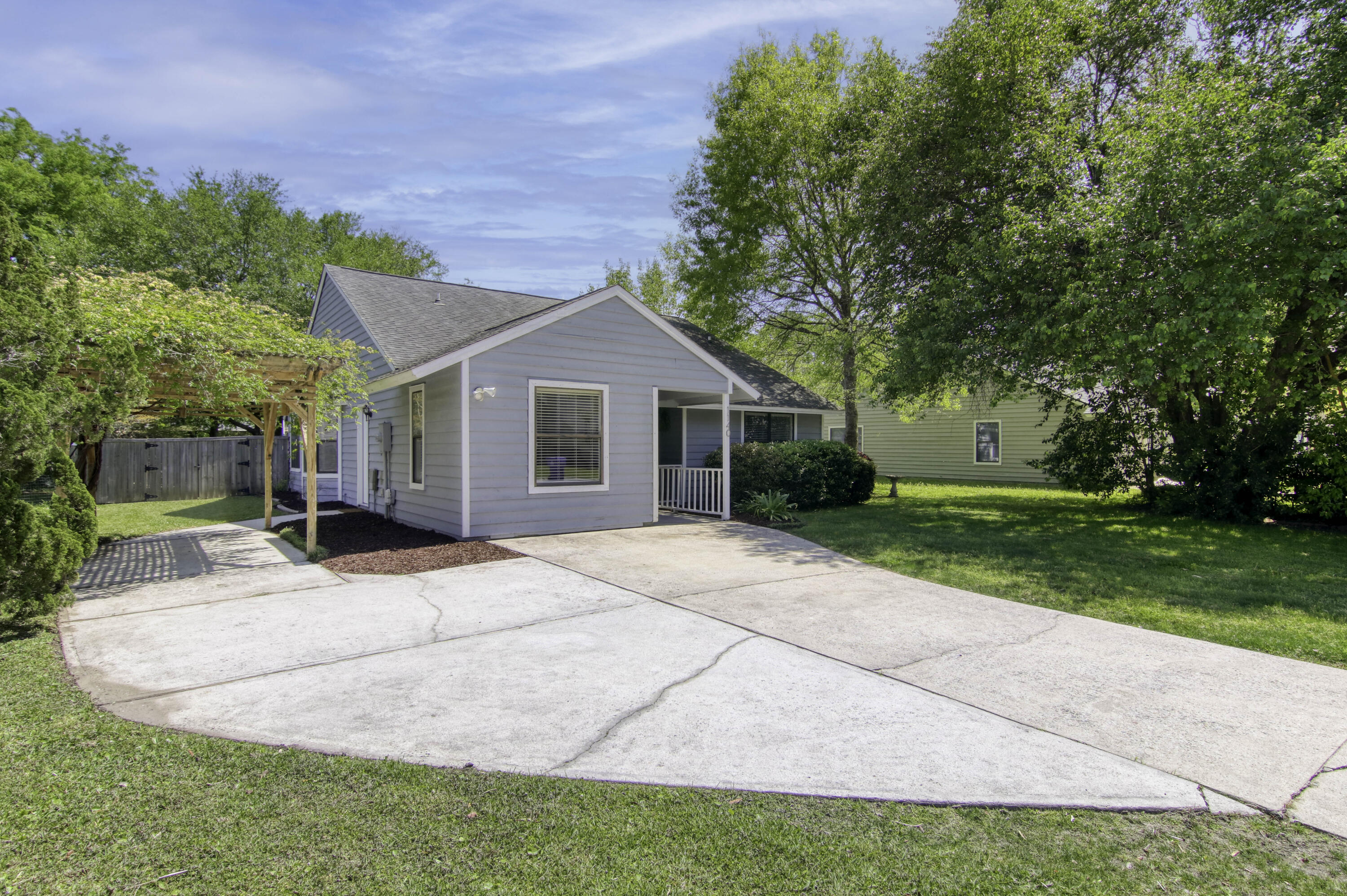 1140 Shoreham Road Charleston, SC 29412 - Photo 44 of 46 1140ShoremanRd-CasaVerdeMedialLLC46