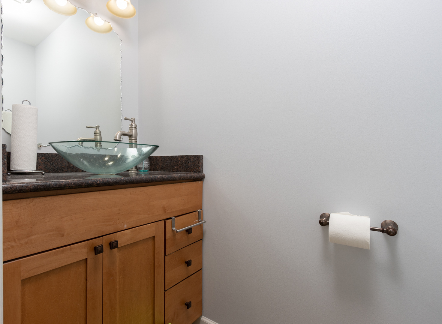 845 Deerpath Lane Hoffman Estates, IL 60169 - Photo 19 of 27 a sink with a mirror