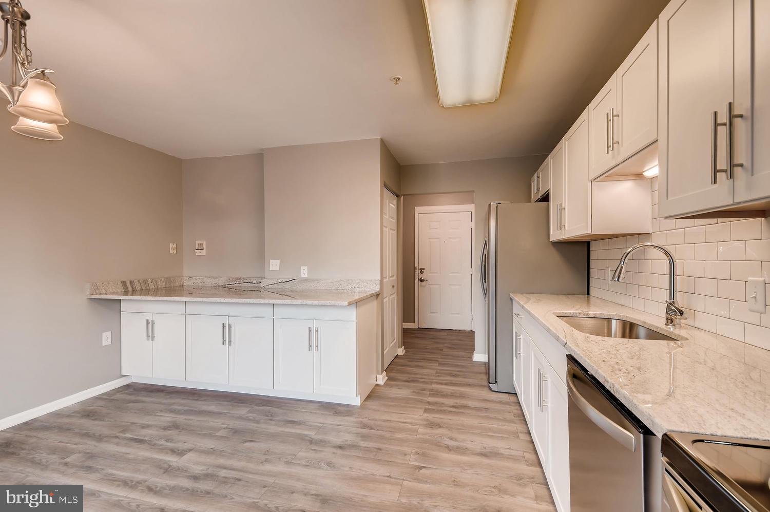 3905 Darleigh Road, Unit B Baltimore, MD 21236 - Photo 11 of 29 Kitchen