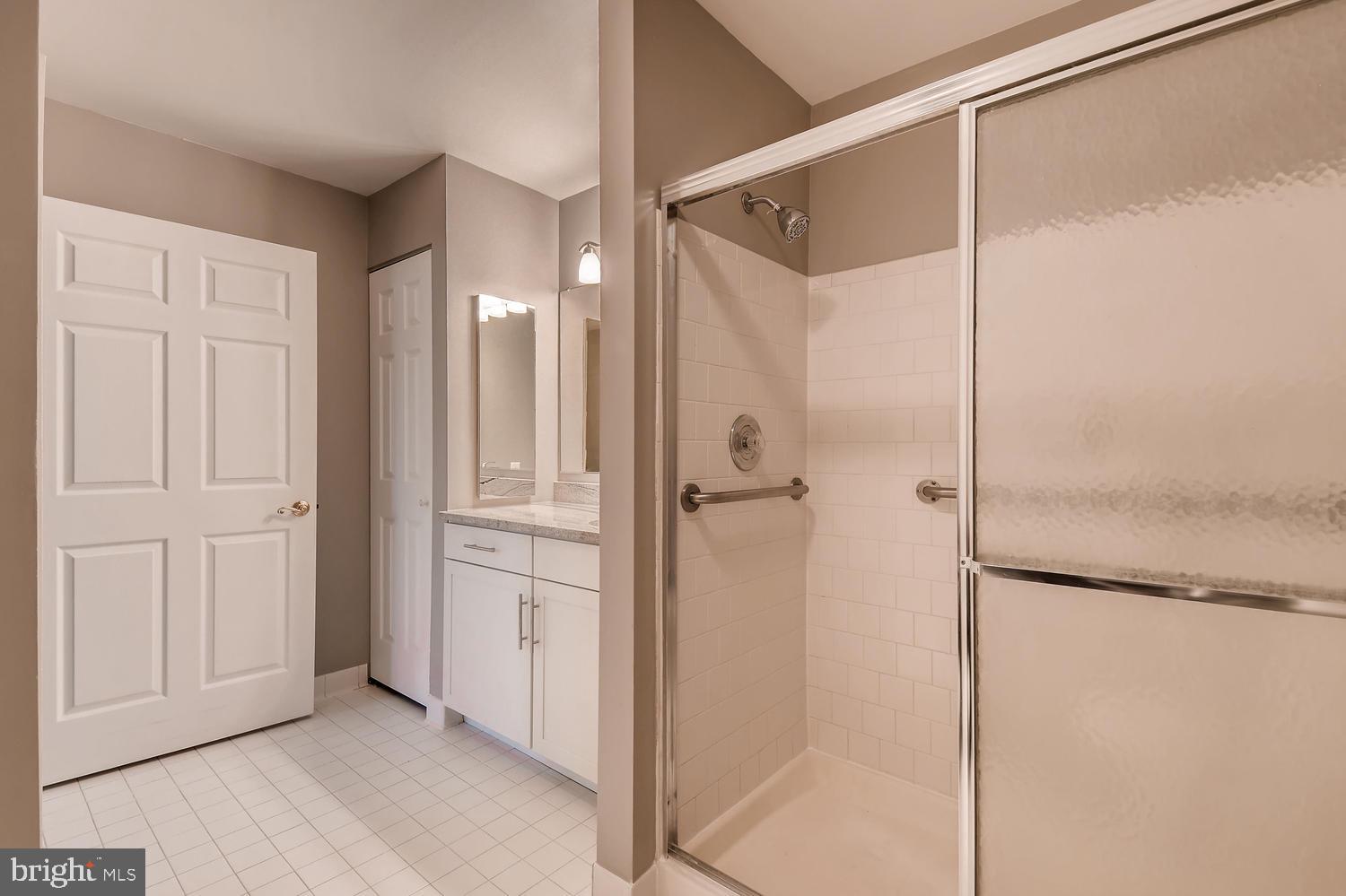 3905 Darleigh Road, Unit B Baltimore, MD 21236 - Photo 20 of 29 Master bath