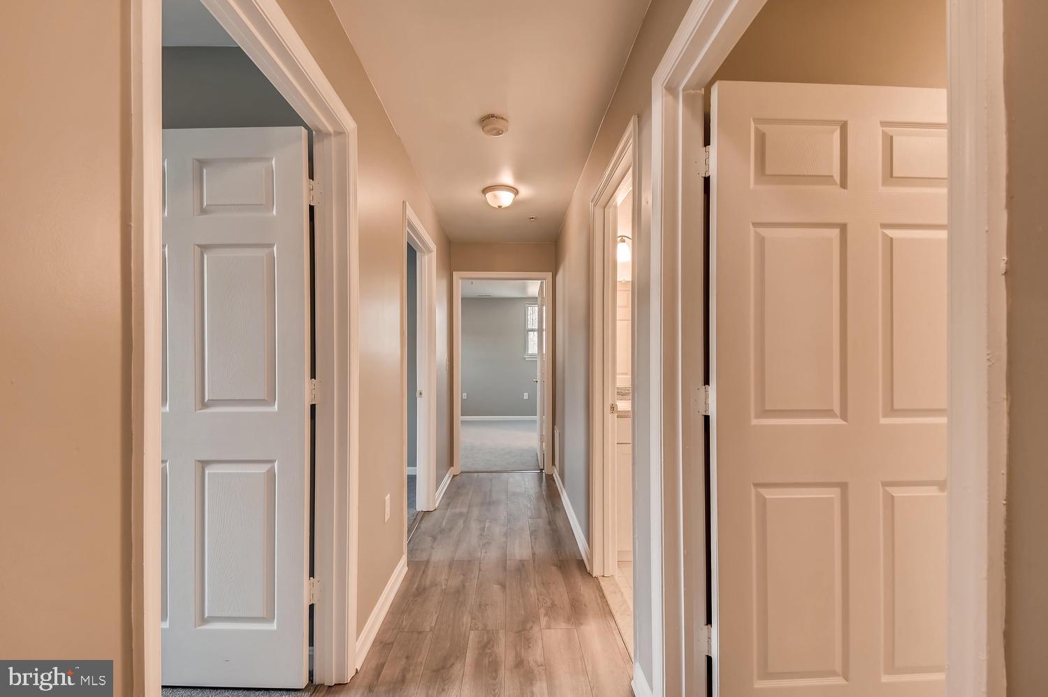 3905 Darleigh Road, Unit B Baltimore, MD 21236 - Photo 27 of 29 Hallway