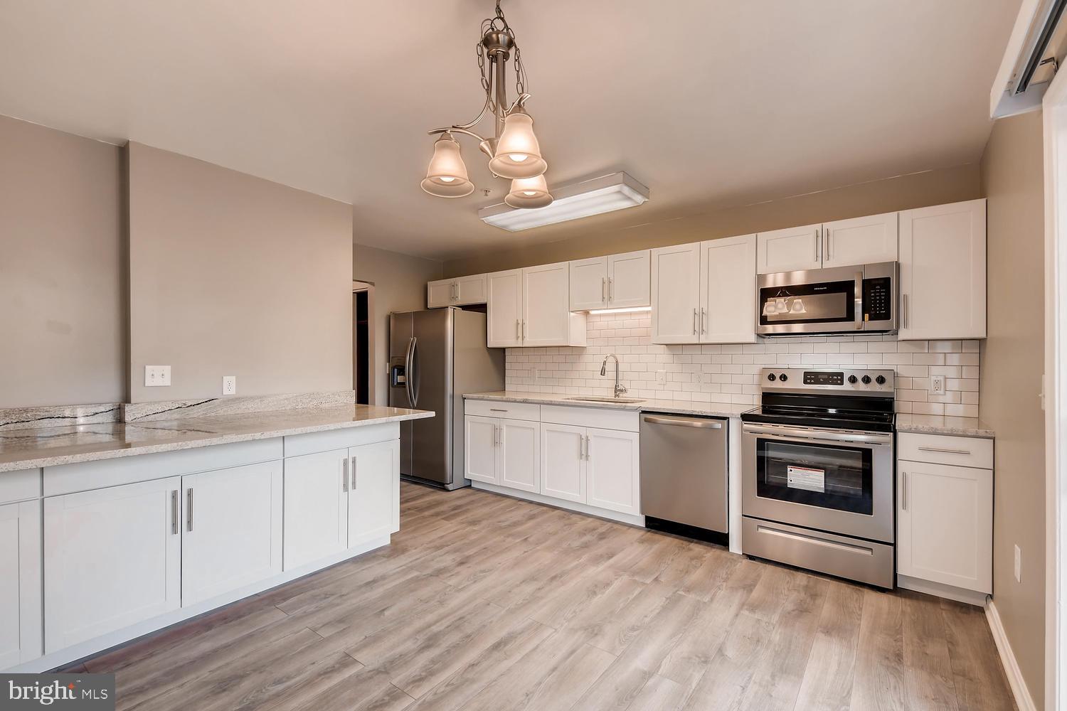 3905 Darleigh Road, Unit B Baltimore, MD 21236 - Photo 9 of 29 Kitchen