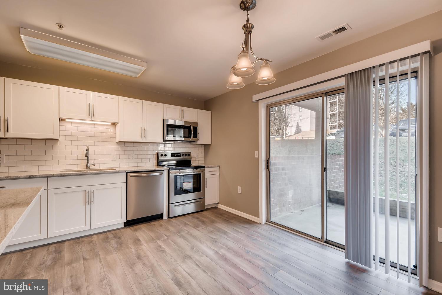 3905 Darleigh Road, Unit B Baltimore, MD 21236 - Photo 10 of 29 Kitchen