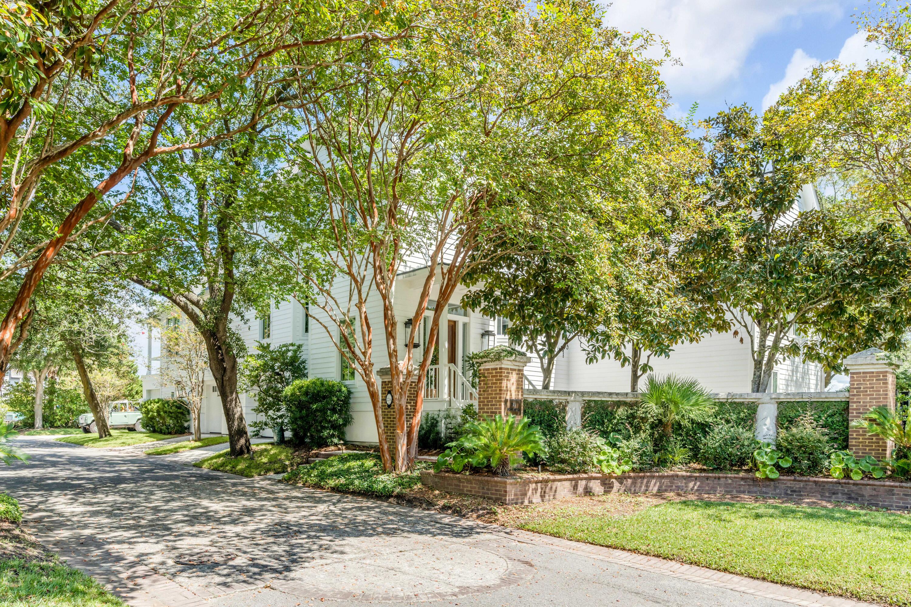 228 Haddrell Street Mount Pleasant, SC 29464 - Photo 6 of 37 228Haddrell_NickCannPhoto-08750