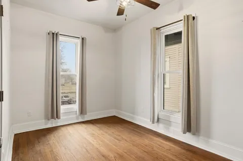 $1,900 | 1119 East Knapp Street, Unit UPPR, Milwaukee, WI 53202