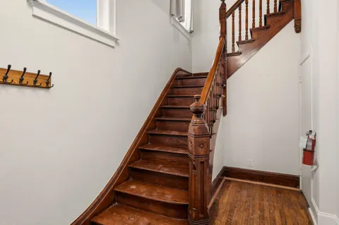 $1,900 | 1119 East Knapp Street, Unit UPPR, Milwaukee, WI 53202