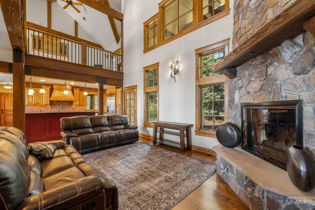 $2,999,900 | 564 White Water Drive, Donnelly, ID 83615