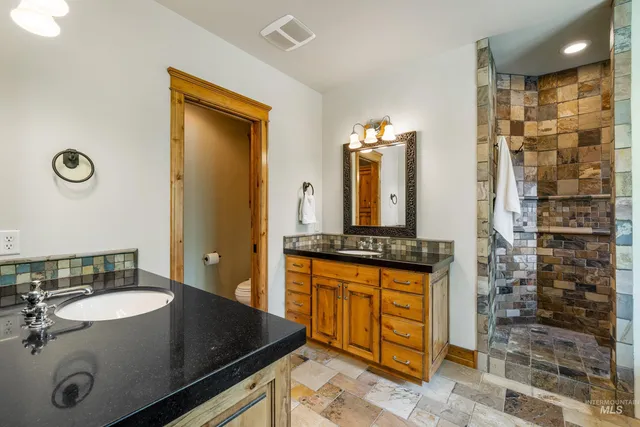 $2,999,900 | 564 White Water Drive, Donnelly, ID 83615