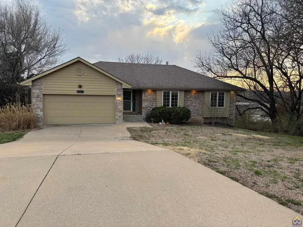 $364,500 | 2307 Southeast Capricorn Avenue, Topeka, KS 66605