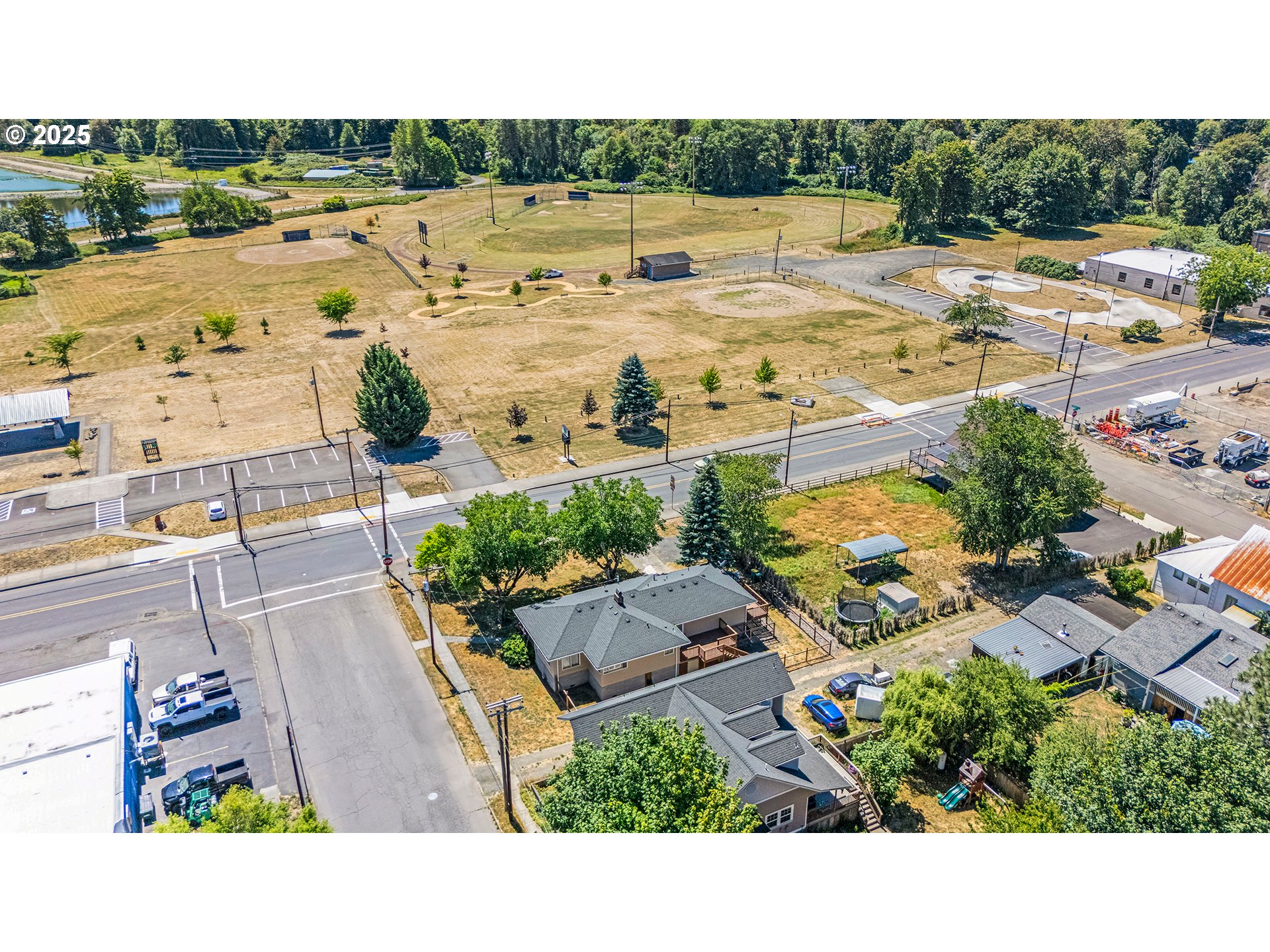 821 Bridge Street Vernonia, OR 97064 - Photo 11 of 45 a view of a city