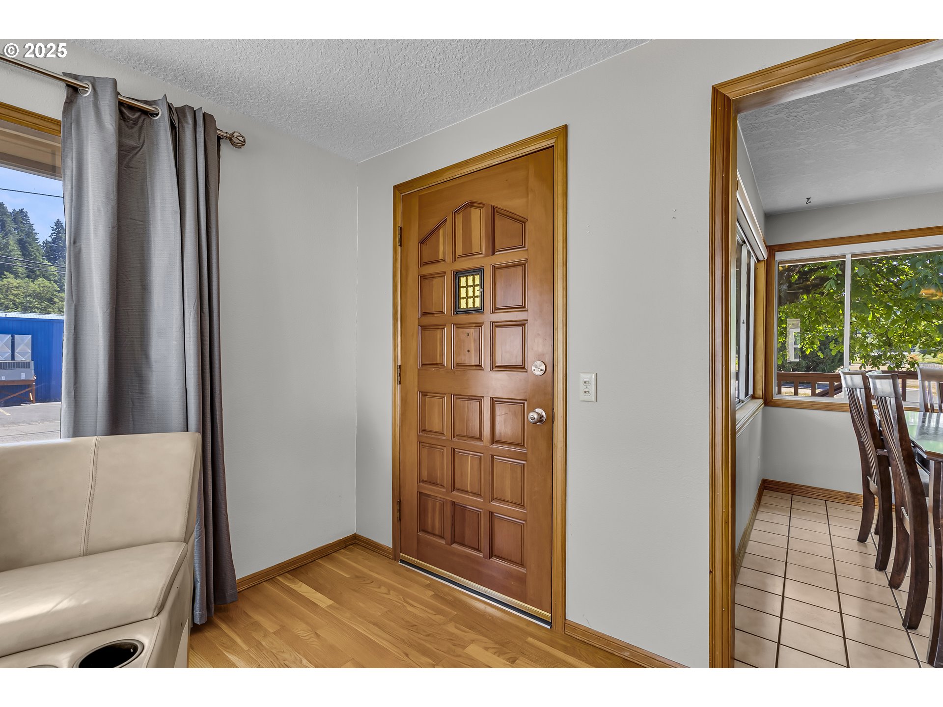 821 Bridge Street Vernonia, OR 97064 - Photo 12 of 45 a view of livingroom with furniture