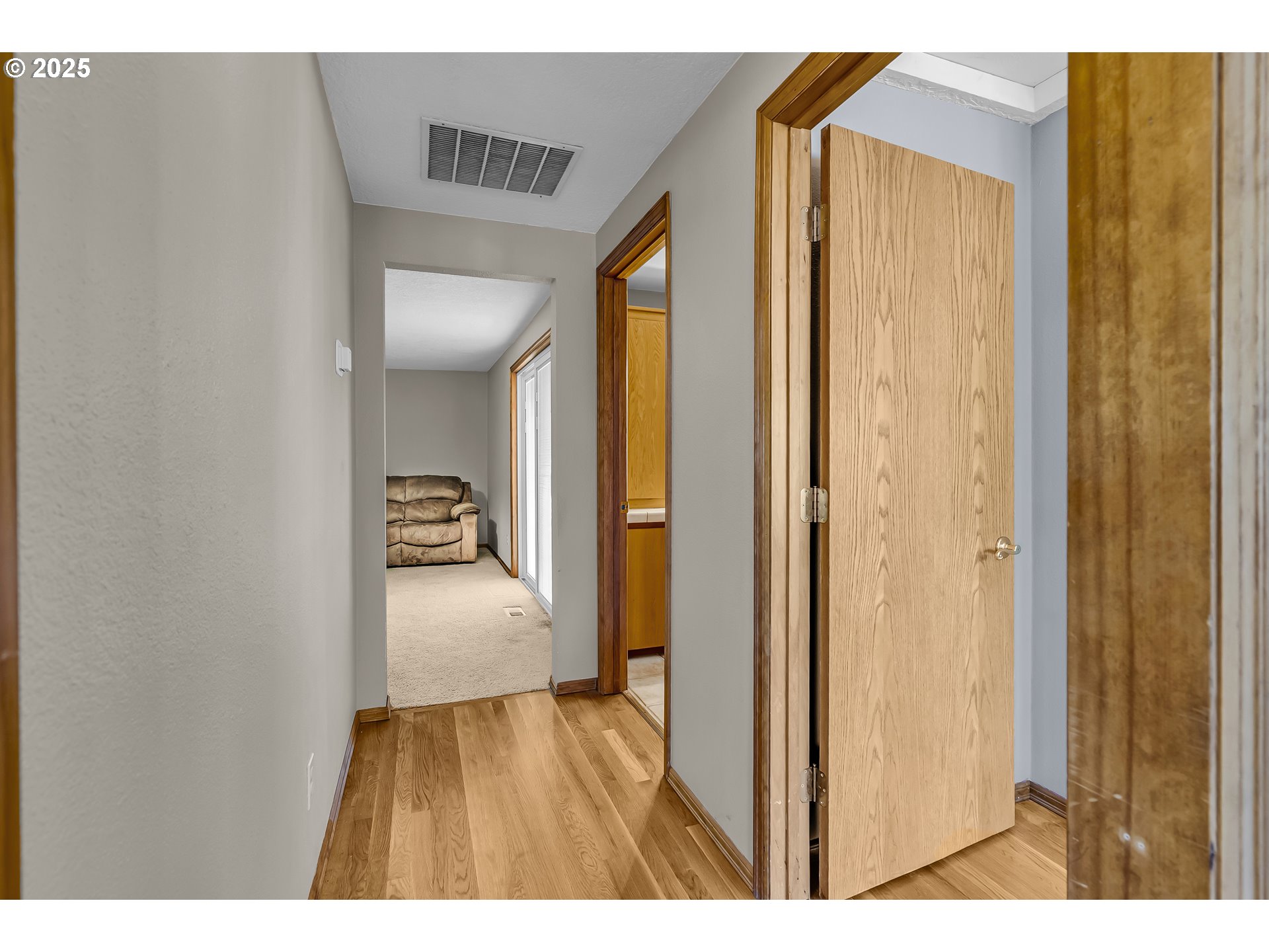 821 Bridge Street Vernonia, OR 97064 - Photo 24 of 45 a view of hallway with bathroom