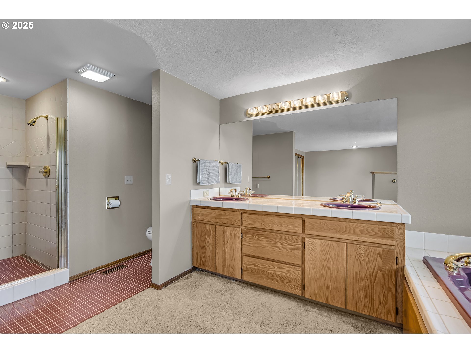 821 Bridge Street Vernonia, OR 97064 - Photo 36 of 45 a bathroom with a sink and a mirror