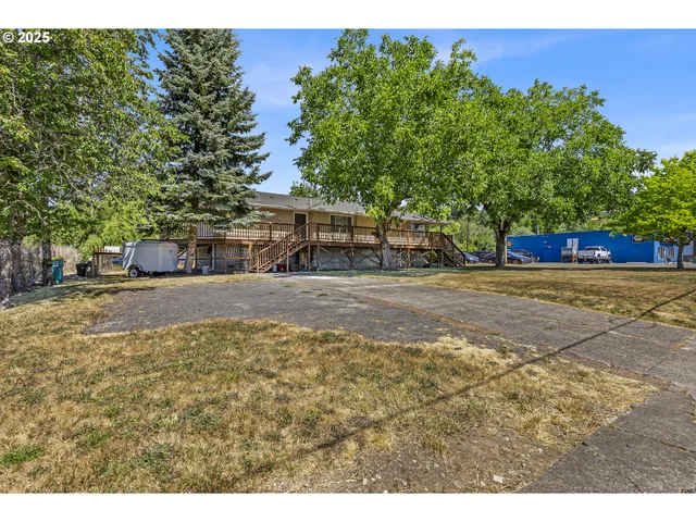 a house view with a outdoor space
