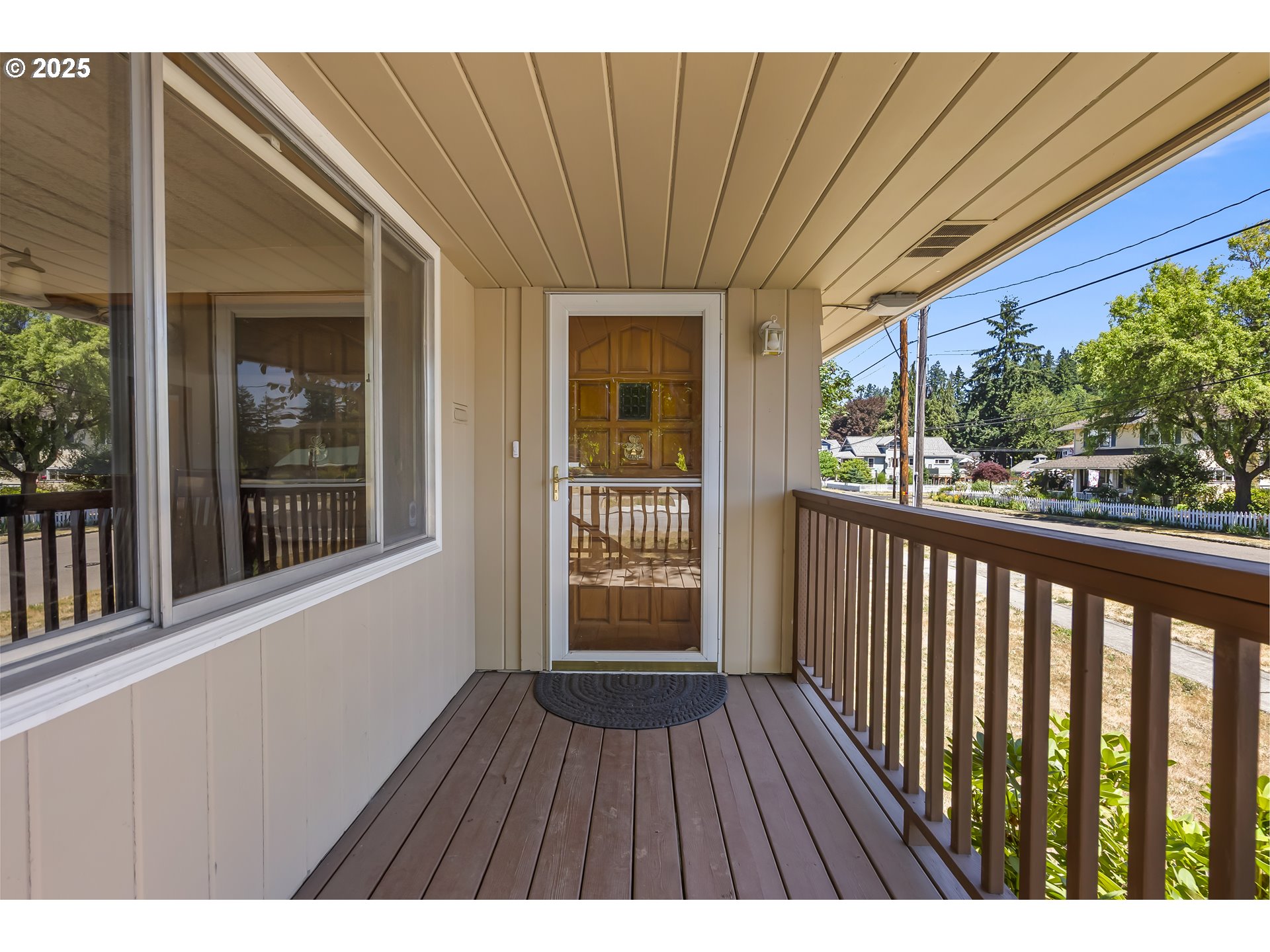 821 Bridge Street Vernonia, OR 97064 - Photo 9 of 45 a view of balcony with wooden floor