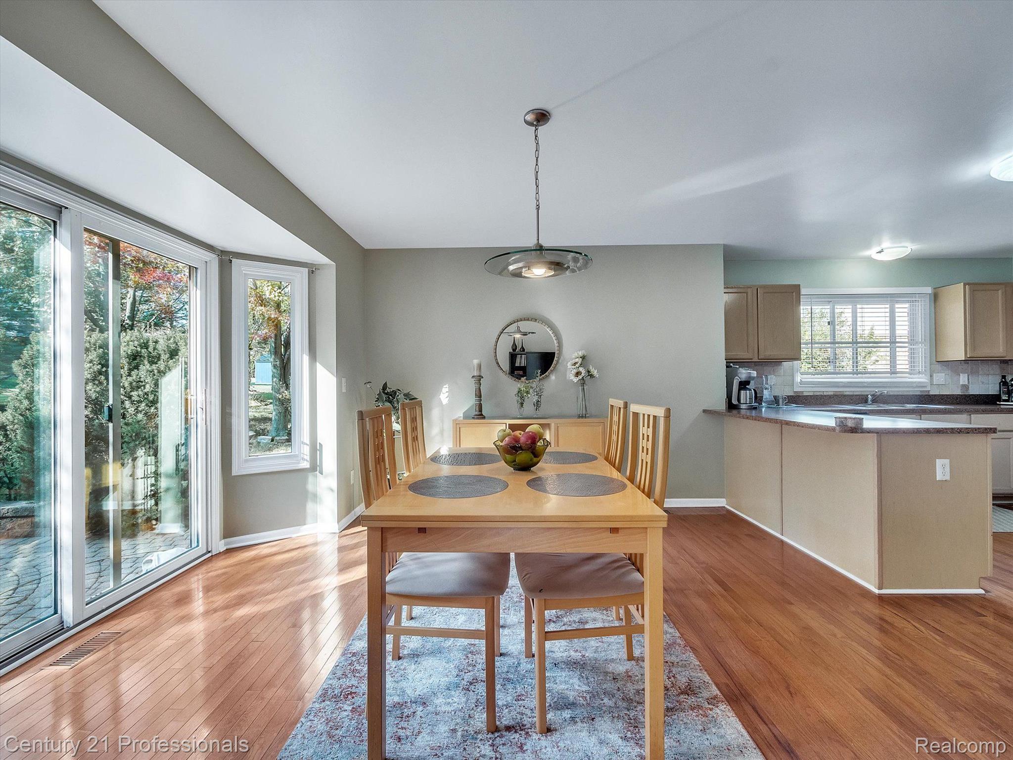 948 Rambling Drive Rochester, MI 48307 - Photo 15 of 40 Gallery Image 15